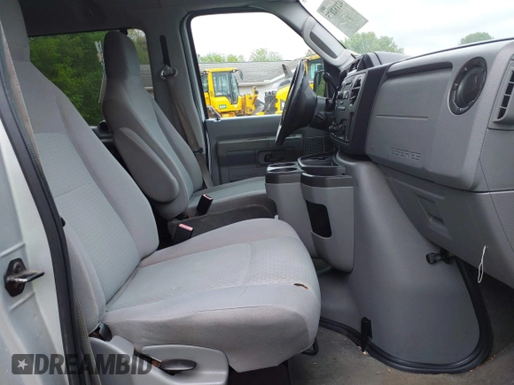 2011 Ford Econoline Passenger XL with VIN 1FBNE3BL0BDB03743, listed as a IAAI auction lot 42182175 with 155,569 mi miles. Bid and sale history available at carsss.com. Image 5.