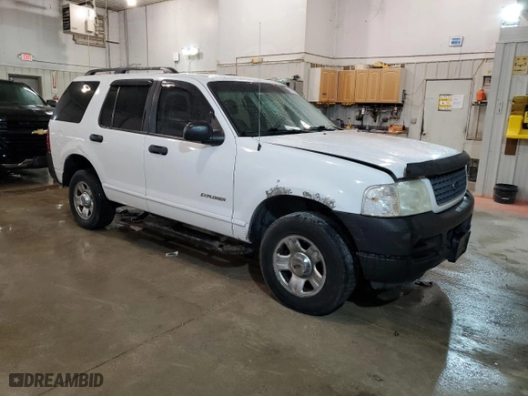 2002 Ford Explorer XLS with VIN 1FMZU72E62ZC24414, listed as a Copart auction lot 45351884 with 208,025 mi miles and Non Repairable. Bid and sale history available at carsss.com. Image 4.
