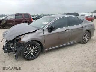 2024 Toyota Camry SE with VIN 4T1G11AK6RU218253, listed as a Copart auction lot 51627095 with 17,333 mi miles and Salvage Title. Bid and sale history available at carsss.com. Image 1.