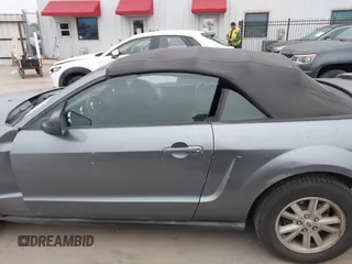 2006 Ford Mustang Standard with VIN 1ZVFT84N565190246, listed as a IAAI auction lot 41532901 with 209,885 mi miles and . Bid and sale history available at carsss.com. Image 15.
