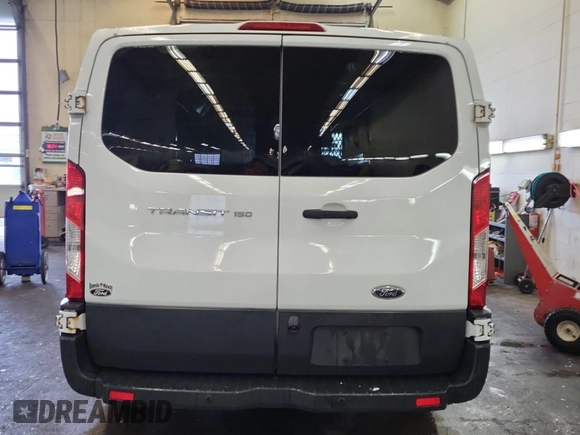 2017 Ford Transit z VIN 1FTYE1YM1HKA82547, wystawiony jako IAAI lot #42509645 z przebiegiem 312 474 mil mil oraz . Historia ofert i sprzedaży dostępna na DreamBid. Obrazek 18.