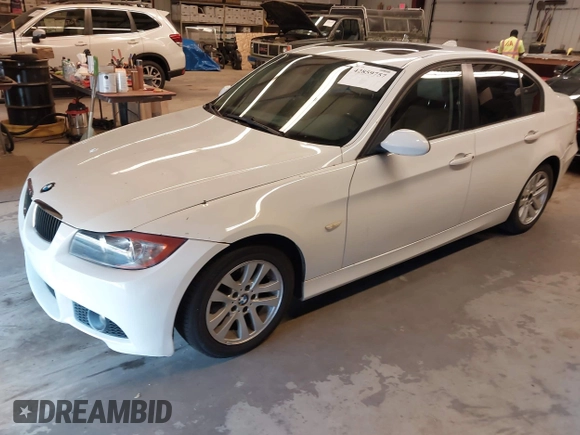 2007 BMW 3 Series 328xi с VIN WBAVC93537KX53235, выставлен на аукционе IAAI как лот 42859757 с пробегом 139 575 миль миль и . История ставок и продаж доступна на DreamBid. Изображение 2.