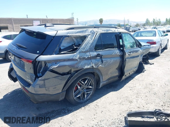 2025 Ford Explorer ST-Line with VIN 1FMUK8KH0SGA40629, listed as a IAAI auction lot 42305808 with 10,078 mi miles and . Bid and sale history available at DreamBid. Image 4.