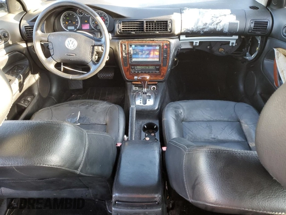 2004 Volkswagen Passat GLX with VIN WVWRH63BX4P143681, listed as a Copart auction lot 86345314 with 186,634 mi miles and Salvage title. Bid and sale history available at DreamBid. Image 8.