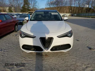 2018 Alfa Romeo Stelvio Ti z VIN ZASFAKBN3J7B72146, wystawiony jako Copart lot #86380384 z przebiegiem Nie podano mil oraz Szkoda całkowita • Salvage title. Historia ofert i sprzedaży dostępna na DreamBid. Obrazek 5.