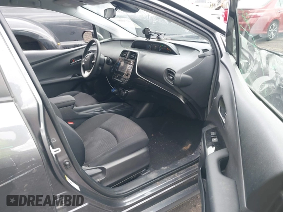 2018 Toyota Prius Two z VIN JTDKBRFU7J3065008, wystawiony jako IAAI lot #41744883 z przebiegiem 94 031 mil mil oraz . Historia ofert i sprzedaży dostępna na DreamBid. Obrazek 5.