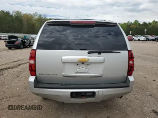 2014 Chevrolet Suburban LT z VIN 1GNSCJE00ER157634, wystawiony jako Copart lot #53271405 z przebiegiem 244 830 mil mil oraz Czysty tytuł • Clean title. Historia ofert i sprzedaży dostępna na DreamBid. Obrazek 6.