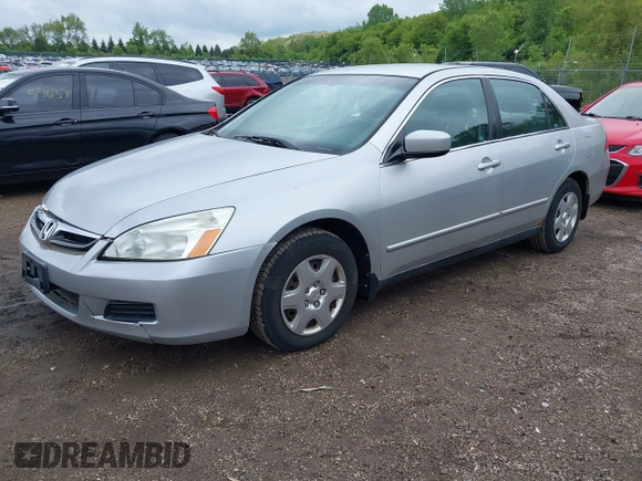 2007 Honda Accord LX z VIN 3HGCM56457G709183, wystawiony jako IAAI lot #42366373 z przebiegiem 150 267 mil mil oraz . Historia ofert i sprzedaży dostępna na DreamBid. Obrazek 2.