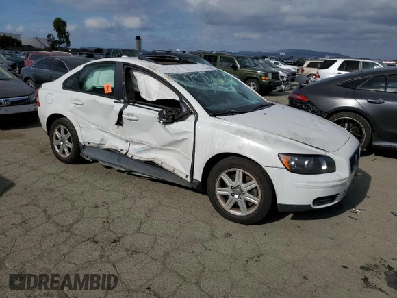 2007 Volvo S40 2.4L with VIN YV1MS382472316321, listed as a Copart auction lot 43195895 with 242,297 mi miles and Salvage Title. Bid and sale history available at carsss.com. Image 4.