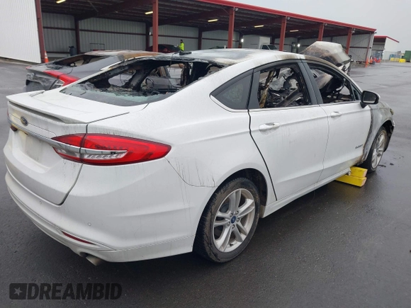2018 Ford Fusion SE with VIN 3FA6P0LU1JR268602, listed as a IAAI auction lot 41804732 with Not Provided miles and . Bid and sale history available at DreamBid. Image 4.