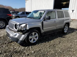 2016 Jeep Patriot Latitude z VIN 1C4NJPFB5GD519150, wystawiony jako Copart lot #49536115 z przebiegiem 55 886 mil mil oraz Szkoda całkowita • Salvage title. Historia ofert i sprzedaży dostępna na DreamBid. Obrazek 1.
