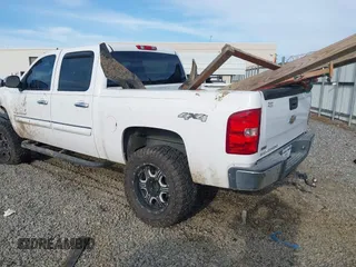 2011 Chevrolet Silverado 1500 LT with VIN 3GCPKSE36BG219504, listed as a IAAI auction lot 41891475 with 189,240 mi miles. Bid and sale history available at carsss.com. Image 3.