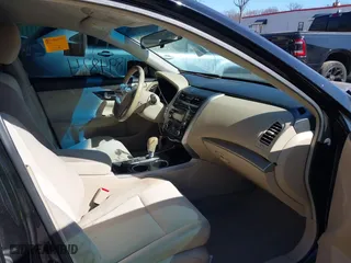 2013 Nissan Altima 2.5 SL with VIN 1N4AL3AP0DN414967, listed as a IAAI auction lot 41894824 with 103,801 mi miles. Bid and sale history available at carsss.com. Image 5.