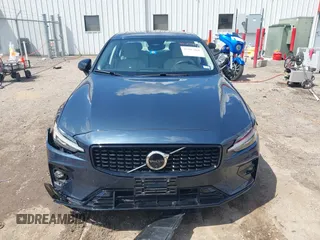 2024 Volvo S60 Plus Dark Theme z VIN 7JRL12TLXRG294640, wystawiony jako IAAI lot #42207466 z przebiegiem 23 304 mil mil oraz . Historia ofert i sprzedaży dostępna na DreamBid. Obrazek 13.