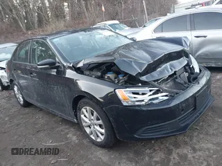 2011 Volkswagen Jetta Sedan SE w/Convenience & Sunroof PZEV with VIN 3VWDZ7AJ2BM359225, listed as a IAAI auction lot 41197359 with 116,915 mi miles. Bid and sale history available at carsss.com. Image 1.