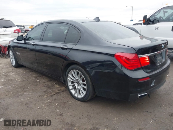 2011 BMW 7 Series 750Li xDrive z VIN WBAKC8C56BC434072, wystawiony jako IAAI lot #41460729 z przebiegiem 127 594 mil mil oraz . Historia ofert i sprzedaży dostępna na DreamBid. Obrazek 3.