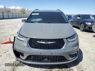 2022 Chrysler Pacifica Touring L z VIN 2C4RC1BG5NR177204, wystawiony jako Copart lot #53906755 z przebiegiem 71 654 mil mil oraz Szkoda całkowita • Salvage title. Historia ofert i sprzedaży dostępna na DreamBid. Obrazek 5.