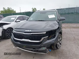 2022 Kia Seltos EX z VIN KNDERCAA3N7237293, wystawiony jako IAAI lot #42363349 z przebiegiem 45 857 mil mil oraz . Historia ofert i sprzedaży dostępna na DreamBid. Obrazek 13.