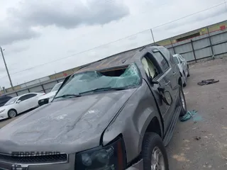 2007 Chevrolet Tahoe LT z VIN 1GNFC13J77R113842, wystawiony jako IAAI lot #42293559 z przebiegiem 288 926 mil mil oraz . Historia ofert i sprzedaży dostępna na DreamBid. Obrazek 6.