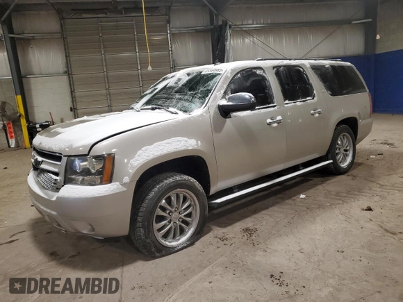 2008 Chevrolet Suburban LT w/3LT with VIN 3GNFK16378G134191, listed as a Copart auction lot 41344985 with 186,474 mi miles and Salvage Title. Bid and sale history available at carsss.com. Image 1.
