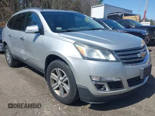 2015 Chevrolet Traverse LT z VIN 1GNKVHKD2FJ121552, wystawiony jako IAAI lot #41923030 z przebiegiem 205 446 mil mil oraz . Historia ofert i sprzedaży dostępna na DreamBid. Obrazek 1.