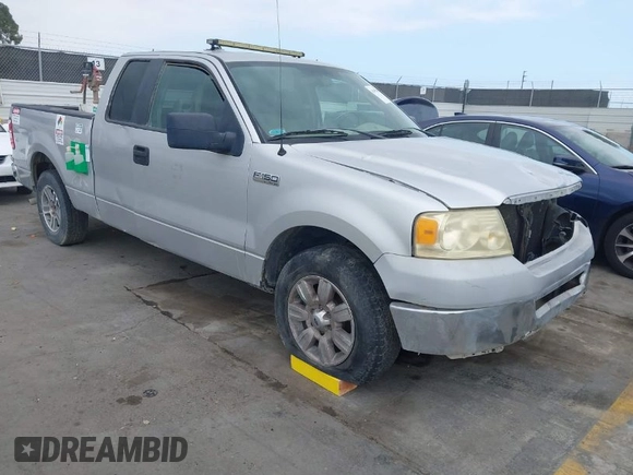 2008 Ford F-150 STX with VIN 1FTRX12W98FC22975, listed as a IAAI auction lot 41957898 with 256,482 mi miles and . Bid and sale history available at carsss.com. Image 1.