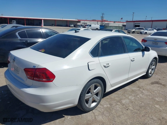 2013 Volkswagen Passat SE with VIN 1VWBP7A35DC086378, listed as a IAAI auction lot 41778741 with 182,726 mi miles. Bid and sale history available at carsss.com. Image 4.