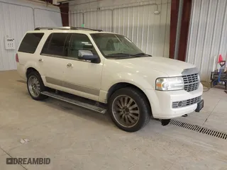 2007 Lincoln Navigator with VIN 5LMFU28517LJ07327, listed as a IAAI auction lot 41706941 with 225,124 mi miles. Bid and sale history available at carsss.com. Image 1.