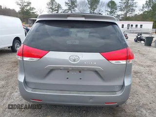 2011 Toyota Sienna LE AAS with VIN 5TDKK3DC3BS109139, listed as a IAAI auction lot 41715718 with 210,332 mi miles. Bid and sale history available at carsss.com. Image 16.