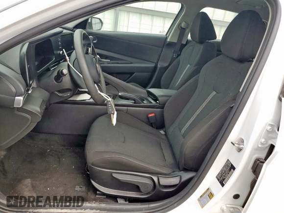 2024 Hyundai Elantra SE с VIN KMHLL4DG9RU851475, выставлен на аукционе Copart как лот 57286505 с пробегом 13 332 миль миль и Списание • Salvage title. История ставок и продаж доступна на DreamBid. Изображение 7.