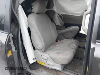 2014 Toyota Sienna L with VIN 5TDZK3DC9ES510214, listed as a IAAI auction lot 41721667 with 1 mi miles. Bid and sale history available at carsss.com. Image 8.