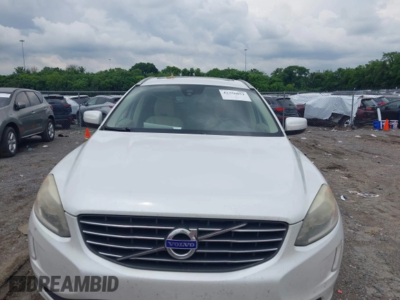 2015 Volvo XC60 T5 Drive-E Premier z VIN YV440MDB9F2622367, wystawiony jako IAAI lot #42356051 z przebiegiem 194 999 mil mil oraz . Historia ofert i sprzedaży dostępna na DreamBid. Obrazek 6.
