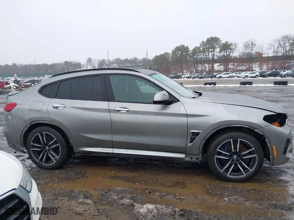 2021 BMW X4 M with VIN 5YMUJ0C01M9F26207, listed as a IAAI auction lot 41502307 with NaN miles. Bid and sale history available at carsss.com. Image 13.
