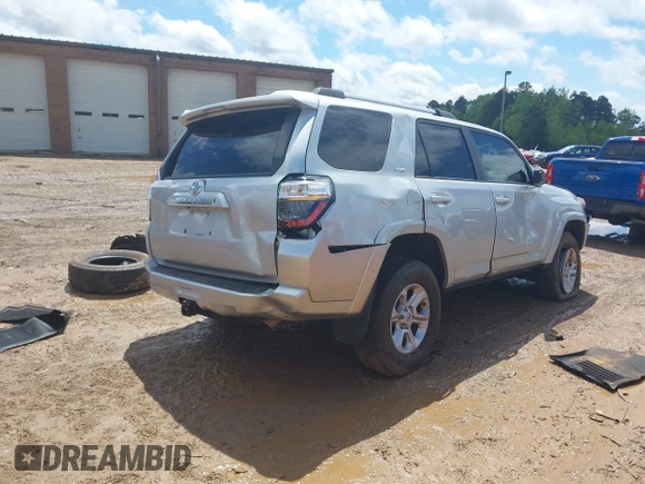 2021 Toyota 4Runner SR5 с VIN JTEMU5JR6M5885762, выставлен на аукционе IAAI как лот 42023275 с пробегом 113 140 миль миль и . История ставок и продаж доступна на DreamBid. Изображение 4.