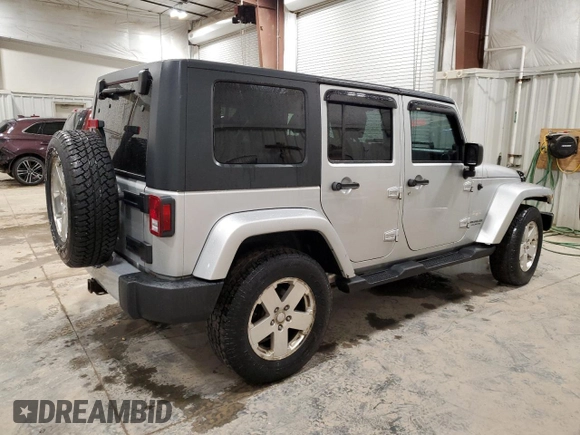 2008 Jeep Wrangler Unlimited Sahara z VIN 1J4GA59168L551767, wystawiony jako Copart lot #49809985 z przebiegiem 151 176 mil mil oraz Nie do naprawy • Non repairable. Historia ofert i sprzedaży dostępna na DreamBid. Obrazek 3.
