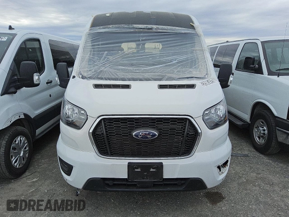 2024 Ford Transit Passenger XL with VIN 1FBAX2C84RKA73164, listed as a Copart auction lot 52085425 with 8,382 mi miles and Salvage Title. Bid and sale history available at carsss.com. Image 5.