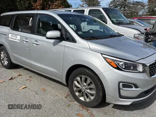 2019 Kia Sedona L with VIN KNDMA5C13K6566900, listed as a Copart auction lot 49832035 with 116,946 mi miles and Clean Title. Bid and sale history available at carsss.com. Image 1.