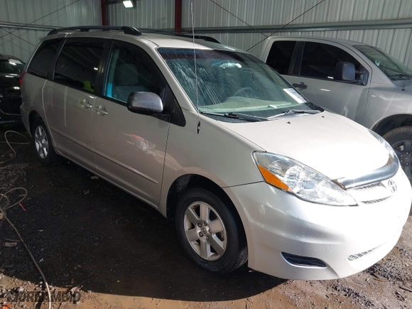 2010 Toyota Sienna CE with VIN 5TDKK4CC5AS301619, listed as a IAAI auction lot 41730180 with 177,117 mi miles. Bid and sale history available at carsss.com. Image 1.