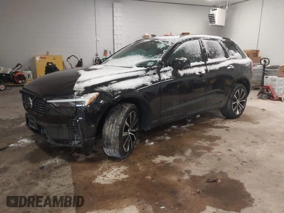 2024 Volvo XC60 Plus Dark Theme z VIN YV4L12RL8R1823184, wystawiony jako IAAI lot #41388918 z przebiegiem 25 299 mil mil oraz . Historia ofert i sprzedaży dostępna na DreamBid. Obrazek 17.