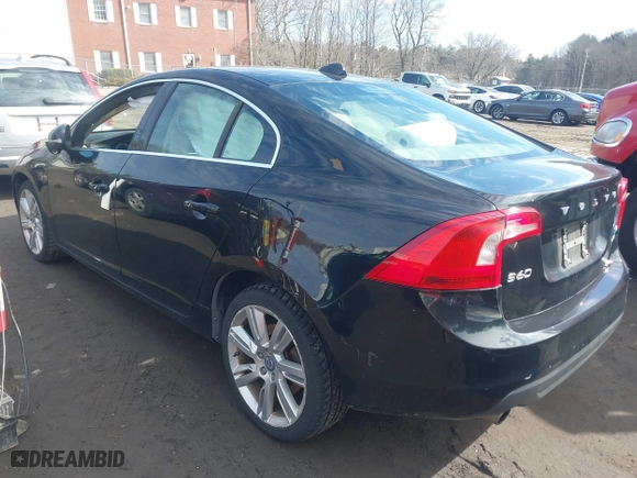 2013 Volvo S60 T6 R-Design Platinum with VIN YV1902FH4D1205833, listed as a IAAI auction lot 41609805 with 202,537 mi miles. Bid and sale history available at carsss.com. Image 3.
