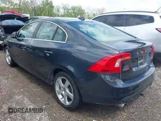 2012 Volvo S60 T5 z VIN YV1622FS2C2033643, wystawiony jako IAAI lot #42133481 z przebiegiem 185 227 mil mil oraz . Historia ofert i sprzedaży dostępna na DreamBid. Obrazek 3.