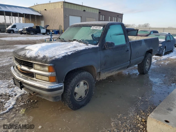 1995 Chevrolet C/K 1500 with VIN 1GCEK14H2SZ238713, listed as a Copart auction lot 82148134 with 175,541 mi miles and Salvage Title. Bid and sale history available at carsss.com. Image 1.