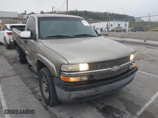 2001 Chevrolet Silverado 2500 with VIN 1GCGC24U21Z330072, listed as a IAAI auction lot 41881500 with 168,520 mi miles. Bid and sale history available at carsss.com. Image 1.