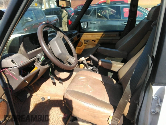 1991 Land Rover Range Rover with VIN SALHV1243MA605889, listed as a IAAI auction lot 41728970 with Not Provided miles and . Bid and sale history available at DreamBid. Image 5.
