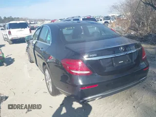 2017 Mercedes-Benz E-Class E 300 Luxury with VIN WDDZF4JB8HA098512, listed as a IAAI auction lot 41680421 with 62,334 mi miles. Bid and sale history available at carsss.com. Image 3.