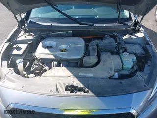 2017 Hyundai Sonata Hybrid SE with VIN KMHE24L11HA045879, listed as a IAAI auction lot 41841807 with 220,755 mi miles. Bid and sale history available at carsss.com. Image 10.