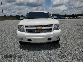 2008 Chevrolet Suburban LTZ with VIN 1GNFC16J18R119052, listed as a Copart auction lot 58657595 with 380,363 mi miles and Clean title. Bid and sale history available at DreamBid. Image 5.