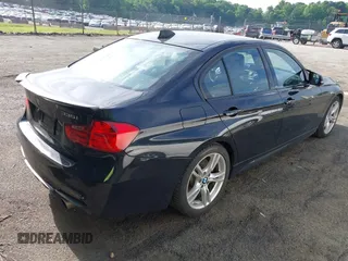 2014 BMW 3 Series 335i z VIN WBA3A9C55EF478907, wystawiony jako IAAI lot #42171256 z przebiegiem 107 119 mil mil oraz . Historia ofert i sprzedaży dostępna na DreamBid. Obrazek 4.
