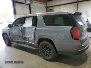 2021 GMC Yukon XL SLT with VIN 1GKS2GKT1MR310067, listed as a Copart auction lot 43961045 with 112,946 mi miles and Salvage Title. Bid and sale history available at carsss.com. Image 2.