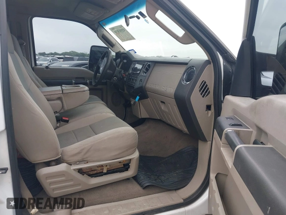2008 Ford Super Duty F-250 SRW XL with VIN 1FTSW21R88EB69374, listed as a IAAI auction lot 42103030 with 347,648 mi miles. Bid and sale history available at carsss.com. Image 5.